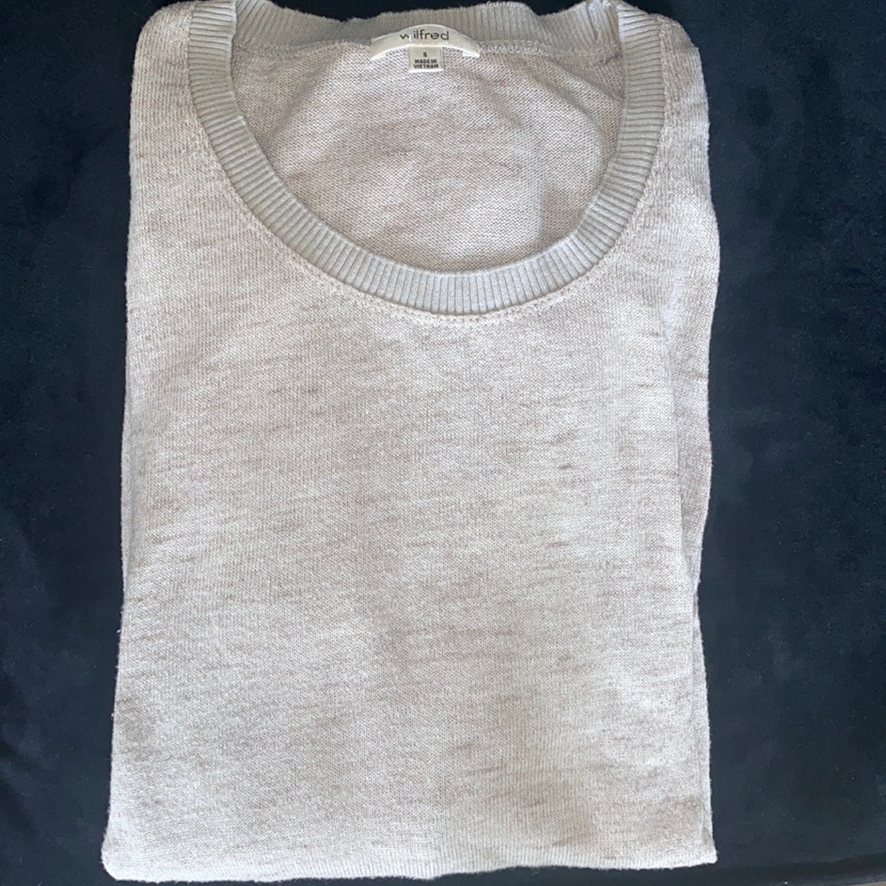 Aritzia Wilfred grey long sleeve sweater